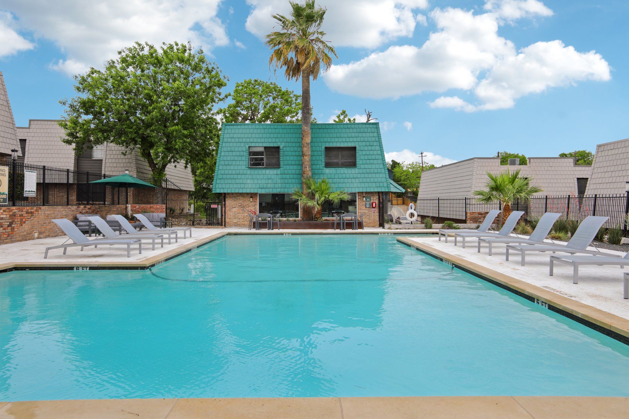 Jewel Apartment Homes Image 13